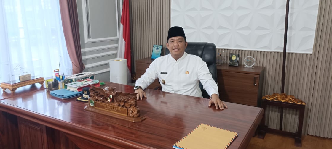 Wabup PALI Iwan Tuaji sebut Pemda PALI bakal genjot PAD dari sektor pajak dan retribusi
(foto: ej@/tintamerah)