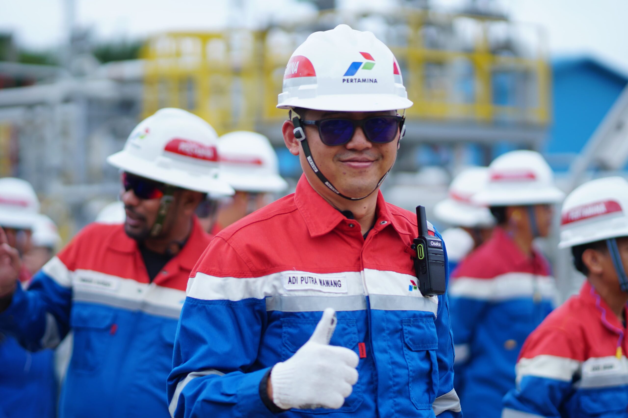 Manager Relation Zona 4 Adi Darmawan mengatakan Pertamina LCLP 2025 digagas sebelum 'Program Siswa Nakal Masuk Barak Militer' Kang Dedi Mulyadi.
(Foto: Avessinah/PHR Zona 4) 