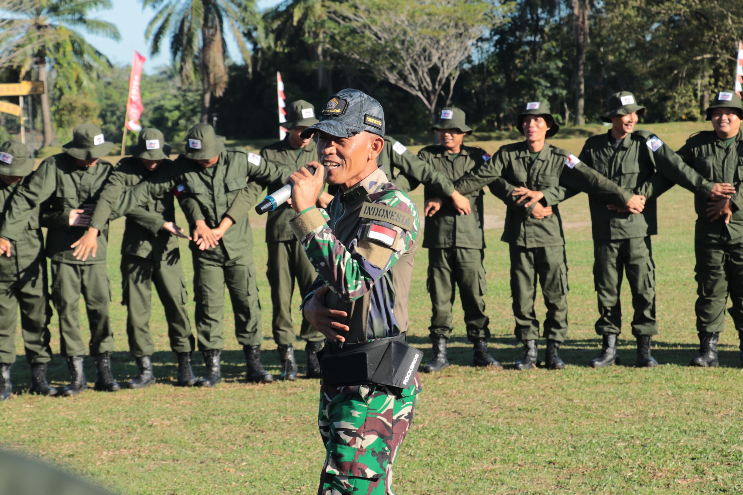 Dansatsis Retreat Pertamina LCLP 2025 Zona 4 Kapten Czi Agus Prianto saat mentreatment pendidikan karakter.
(Foto: Humas Yonzipur II/SG Prabumuli).