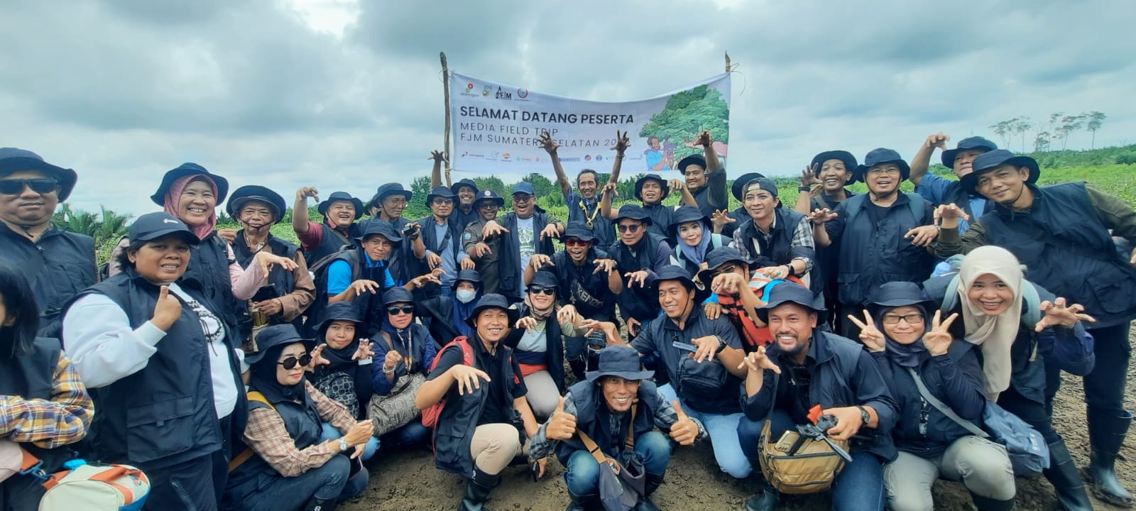                                               SKK Migas mencoba memastikan kegiatan ini tidak berhenti                 pada pencitraan.
(Foto: Humas SKK Migas Sumsel)
