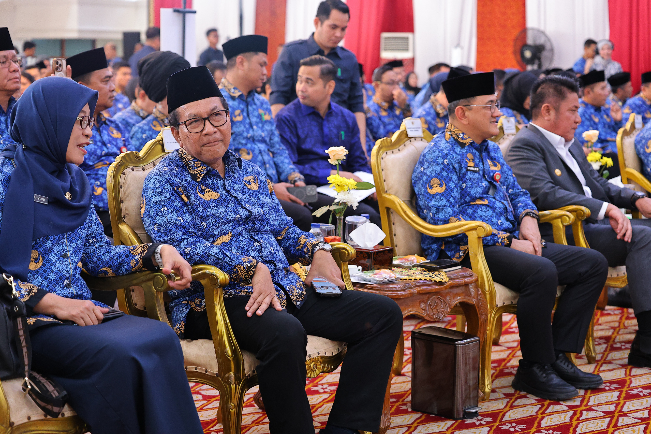 Kepala BKN Prof. Zuldan Arif Fakrulloh  saat menghadiri pemubkaan Rakornas ke-XVII Korpri di Griya Agung, Palembang, Sabtu (04/10/25).
(Foto: Humas Pemprov Sumsel)
