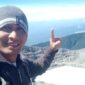 Efran saat mencapai puncak gunung Dempo Pagar Alam pada peringatan 17 Agustus 2023
(Dok/ej@)