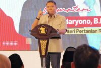 Ketua Partai Gerindra Jawa Tengah, sekaligus Wakil Menteri Pertanian Republik Indonesia Suaryono, menghimbau agar kader Partai Gerindra diminta untuk pasang badan mengawal kesuksesan program unggulan Presiden Prabowo Subianto, khususnya terkait program Makan Bergizi Gratis (MBK). 
(Dok/tangkapan layar akun Facebook Sudaryono)