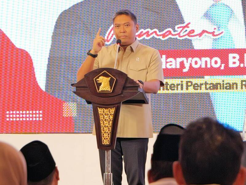 Ketua Partai Gerindra Jawa Tengah, sekaligus Wakil Menteri Pertanian Republik Indonesia Suaryono, menghimbau agar kader Partai Gerindra diminta untuk pasang badan mengawal kesuksesan program unggulan Presiden Prabowo Subianto, khususnya terkait program Makan Bergizi Gratis (MBK). 
(Dok/tangkapan layar akun Facebook Sudaryono)