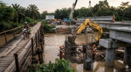 Ilustrasi foto AI pembangunan jembatan beton. (Dok/tintamerah)