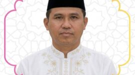 MENAGIH DEMOKRASI: Spanduk bertuliskan kebebasan pers dan hak bicara menjadi pengingat di tengah dinamika politik Kabupaten PALI. Opini terbaru yang menyadur pemikiran Dr. Subiyanto Pudin menyoroti pentingnya pemimpin menjaga iklim demokrasi dan menghindari 