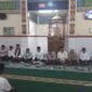 Wakil Bupati Iwan Tuaji bersama jajaran Pemkab PALI saat melakukan agenda rutin Safari Ramadan 1447 H/2026 M di Masjid Babussalam, Desa Tempirai Selatan, Kecamatan Penukal Utara, Selasa (4/3/2026).
(Dok/tim media Pemkab PALI)