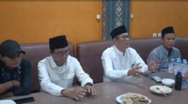 Ketua PSI Sumsel sekaligus mantan Bupati PALI 2 Periode, H. Heri Amalindo saat berdiskusi dalam bersilturahmi Ramadhan 1447 H bersama wartawan Bumi Serepat di RM Sejahtera Simpang Bandara, Sabtu (7/3/2026).
(Dok/tintamerah)