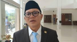 Bagi Firdaus, media massa bukanlah ancaman yang harus dihindari dengan dalih 