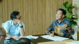 Bupati PALI, Asgianto, saat berdialog dengan Menteri Kesehatan RI, Budi Gunadi Sadikin. (Dok/tangkapan layar citrasumsel.com)
