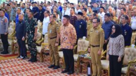 Gubernur Sumsel Herman Deru (kiri) bersama Wamen Kemendagri Bima Arya (kanan) saat pembukaan Musrenbang RKPD Provinsi Sumsel di Griya Agung, Palembang, Selasa (14/4/2026). Dalam forum tersebut, Pemprov Sumsel menegaskan komitmen untuk menyelaraskan perencanaan pembangunan daerah dengan kebijakan nasional guna memastikan program kerja yang terukur dan berdampak nyata bagi masyarakat. (Foto: Dok/Pemprov Sumsel)  