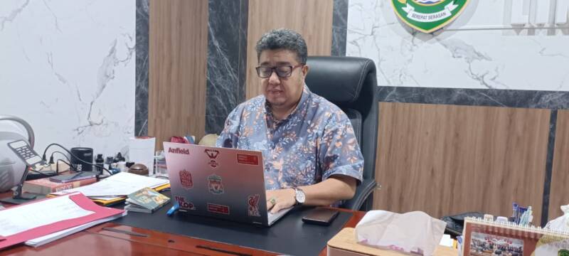 Kepala Bapenda PALI, Aryansyah, menegaskan bahwa penarikan retribusi Pasar Malam Pendopo merupakan tanggung jawab OPD pemberi izin, bukan Bapenda langsung. Hal ini guna memastikan transparansi PAD sesuai aturan undang-undang. (Foto: Dok/tintamerah)