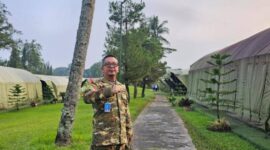 Ketua DPRD PALI H. Ubaidillah memberikan keterangan terkait hasil Retreat Ketua DPRD se-Indonesia di Malang. Ia menegaskan pentingnya sinkronisasi visi pusat-daerah dan penguatan tata kelola pemerintahan yang bersih guna mengakselerasi pembangunan infrastruktur serta ekonomi kerakyatan di Kabupaten PALI, Minggu (19/4/2026). (Foto: Dok/Dito)