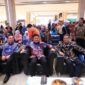 Gubernur Sumatera Selatan, Dr. H. Herman Deru (tengah), didampingi tokoh pendidikan saat menghadiri Final Lomba Video AI bertema Ketahanan Pangan di Palembang, Minggu (19/4). Dalam arahannya, Gubernur menekankan agar mahasiswa menggunakan teknologi AI secara bijak dan aplikatif untuk membantu produktivitas petani lokal. (Foto: Dok/Pemprov Sumsel)