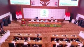 Ketua DPRD PALI H. Ubaidillah memimpin jalannya Rapat Paripurna HUT Kabupaten PALI ke-13 di Gedung DPRD PALI, Rabu (22/4/2026). Momentum ini menjadi ajang penguatan sinergi antara legislatif dan eksekutif demi mewujudkan PALI yang lebih maju. (Foto: Dok/Santo)