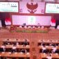 Ketua DPRD PALI H. Ubaidillah memimpin jalannya Rapat Paripurna HUT Kabupaten PALI ke-13 di Gedung DPRD PALI, Rabu (22/4/2026). Momentum ini menjadi ajang penguatan sinergi antara legislatif dan eksekutif demi mewujudkan PALI yang lebih maju. (Foto: Dok/Santo)