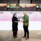 Perwakilan Pertamina Hulu Rokan (PHR) Zona 1 saat menerima penghargaan dalam ajang 18th Annual Global CSR & ESG Summit & Awards 2026 di Bangkok, Thailand, Jumat (24/4). PHR Zona 1 sukses memboyong penghargaan Platinum untuk kategori Best Women Empowerment dan Silver untuk Best Community Program. (Foto: Dok/SKK Migas Sumsel)