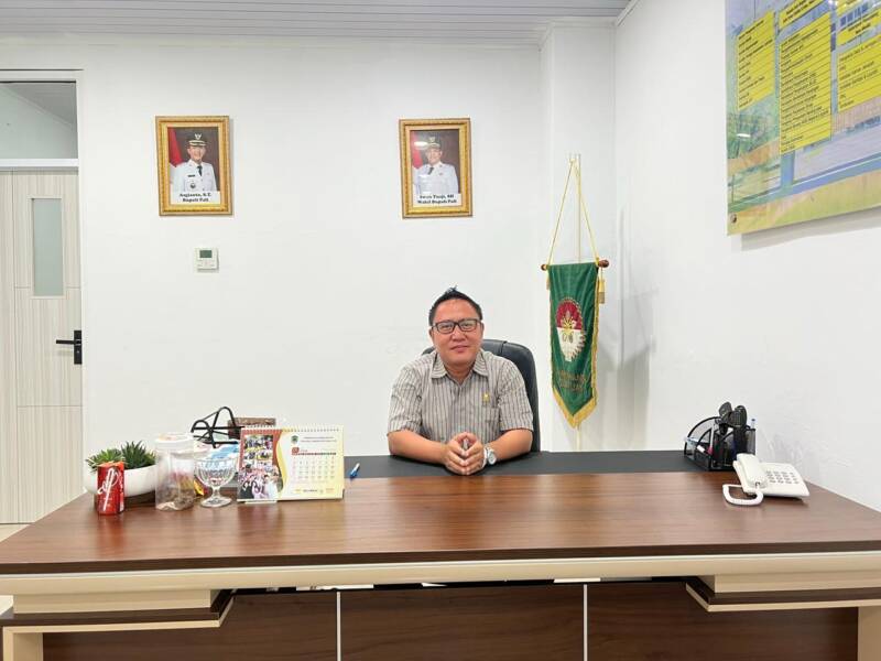 Direktur RSUD Talang Ubi, dr. Ronald Aprinaldi, saat memberikan penjelasan mengenai kesiapan RSUD menuju Tipe C pasca-pembangunan Gedung A, Jumat (24/4/2026). Lokasi baru yang luas dan jauh dari pemukiman padat menjamin kenyamanan pasien serta standar operasional rumah sakit yang lebih representatif. (Foto: Dok/Alber Irawan)