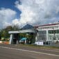 Gedung RSUD Talang Ubi yang kini semakin megah berkat dukungan APBD 2025. Dengan diperkuat belasan dokter spesialis dan fasilitas Gedung A yang modern, warga PALI kini tak perlu lagi dirujuk ke luar daerah untuk mendapatkan pelayanan medis berkualitas. (Foto: Dok/Alber Irawan)