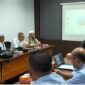 Jajaran pengurus MUI Kabupaten Muara Enim saat menggelar audiensi strategis bersama manajemen PT Tanjung Enim Lestari (TEL) di ruang pertemuan kantor PT TEL. Pertemuan ini menyepakati kolaborasi program pemberdayaan ekonomi umat, sertifikasi halal UMKM, hingga penguatan aspek spiritual dalam budaya Keselamatan dan Kesehatan Kerja (K3) di lingkungan industri. (Foto: Dok/Imron Supriyadi)