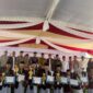 Ratusan wali santri menyaksikan demonstrasi luar biasa santri-santri SMP Islam Smart Karakter Zidny Ilma yang mampu menerjemahkan Alquran kata demi kata secara langsung dan mengurai struktur bahasa Arab (ilmu sharaf) dalam acara Haflah Akhirussanah I. Pendekatan inovatif ini menekankan pemahaman makna Alquran, bukan sekadar menghafal, sebagai kunci utama untuk menghidupkan ajaran Islam dalam kehidupan sehari-hari.  (Foto: Dok/Imron Supriyadi)