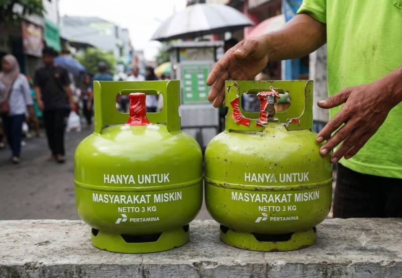 Disperindag Kabupaten PALI mengimbau masyarakat untuk lebih kritis saat membeli gas LPG 3kg. Konsumen diminta menolak tabung dengan segel rusak atau terbuka dan disarankan menimbang berat gas sebelum bertransaksi. (Foto: Dok/tintamerah.co)