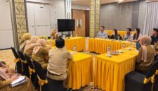 Plt. Kepala Dinas Kebudayaan dan Pariwisata Kabupaten PALI, Hj. Rina Anggraini, S.T., M.T., saat memaparkan 6 strategi taktis program kerja 2026 dalam mendongkrak iklim investasi perhotelan dan pariwisata berbasis kearifan lokal demi menggerakkan roda ekonomi masyarakat. (Foto: Dok/Disbudpar PALI)