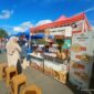 Deretan lapak UMKM kuliner kekinian dan tradisional berjejer rapi melayani pembeli dalam kegiatan Sunday Morning di Lapangan Sanggar Pramuka Gelora November Pertamina Pendopo, Talang Ubi, PALI, Minggu (7/6/2026). Gerakan ekonomi kreatif ini terus didorong oleh Pemkab PALI melalui Diskop UKM guna menjaga daya beli masyarakat dan memastikan roda perekonomian mikro tetap berputar di dalam daerah. (Foto: Dok/Dinkop UKM PALI)