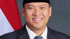 Wakil Menteri Pertanian RI, Sudaryono, menegaskan komitmennya untuk menerjunkan tim investigasi khusus guna membongkar dugaan korupsi dan mafia proyek Cetak Sawah Rakyat di Desa Tempirai, Kabupaten PALI, Sumatera Selatan. (Foto: Dok/Tangkapan layar Facebook Sudaryono)