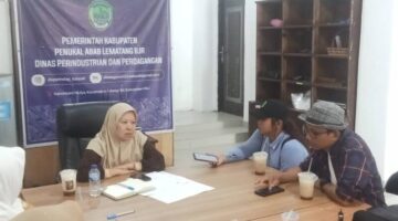 Pasca polemik 'prank' kepada awak media, Kadisperindag PALI Ida Martini akhirnya buka suara terkait krisis elpiji 3 kg yang mencekik masyarakat PALI, Kamis (11/6/2026). (Foto: Dok/Muhammad Randi)