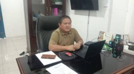 Kepala Dinas Ketahanan Pangan Kabupaten PALI, Khairiman, saat memaparkan program kerja strategis 2026 terkait pengendalian inflasi dan kesiapan cadangan pangan daerah di ruang kerjanya, Rabu (17/6/2026). (Foto: Dok/ Anies)