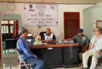 Ketua Forum Komite Sekolah (FKS) Kabupaten PALI, Efran, melakukan audiensi dengan jajaran Dewan Pendidikan Kabupaten PALI guna memperkuat sinergi tata kelola pendidikan yang transparan dan akuntabel. Pertemuan ini dihadiri oleh Ketua Dewan Pendidikan PALI, Haris Munandar, Sekretaris, Aris Mutakin, serta anggota Dewan Pendidikan, Suwondo dan Zainul Abidin. (Foto: Dok/ Alber Irawan)