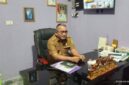 Kadis Sosial Kabupaten PALI, Edy Irwan, S.E., M.Si., saat memaparkan program kerja prioritas, transparansi data, dan strategi pemberdayaan ekonomi masyarakat miskin tahun 2026 di ruang kerjanya, Rabu (17/6/2026). (Foto: Dok/ Muhammad Randi)