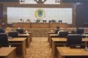 DPRD PALI menggelar rapat di ruang rapat paripurna pada Senin (15/6/2026) untuk menindaklanjuti kelangkaan dan tingginya harga gas elpiji 3 kg. Pimpinan DPRD mendesak Disperindag, Pertamina Patra Niaga, dan agen terkait untuk bertanggung jawab atas temuan investigasi Tintamerah.co mengenai praktik penjualan elpiji ke luar wilayah PALI. (Foto: Dok/tintamerah.co)
