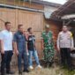 Tim gabungan dari Komisi III DPRD PALI, Inspektorat, Dinas Pertanian, TNI, dan Polri melakukan sidak di gudang Kelompok Tani Tempirai Bersatu, Senin (4/5/2026). Langkah ini diambil guna memverifikasi tata kelola pupuk serta alsintan bantuan Program Cetak Sawah Rakyat menyusul adanya laporan masyarakat terkait potensi penyalahgunaan aset pemerintah tersebut. (Foto: Dok/LIDIK PALI)