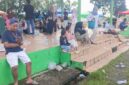 Kondisi sampah yang berserakan di sekitar area Gelora November Pertamina Pendopo saat kegiatan Sunday Morning, Minggu (21/6/2026). Warga mendesak DLH PALI segera menyediakan tong sampah dan menata lokasi agar lebih bersih dan teratur. (Foto: Dok/tintamerah.co)
