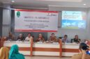 Sekda PALI, Kartika Yanti, memimpin Rapat Koordinasi Sosialisasi Survei Seismik 3D Bioni oleh PT BGP Indonesia di Kecamatan Talang Ubi, Senin (22/06/2026). Forum ini dihadiri oleh jajaran Forkopimda, SKK Migas, dan PT Pertamina EP guna mematangkan teknis lapangan. Sekda menekankan instruksi tegas kepada camat dan kepala desa untuk mengawal program strategis ini dengan persuasif serta memastikan pendampingan hukum oleh TNI, Polri, dan Kejaksaan agar operasional berjalan aman dan sukses demi mengembalikan kejayaan sektor energi PALI. (Foto: Dok/Muhammad Susanto)