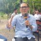 Wakil Ketua DPRD PALI, H. Firdaus Hasbullah, S.H., didampingi praktisi hukum Sumsel Dhabi K. Gumarya serta para pimpinan aliansi aktivis, menyampaikan closing statement tegas menolak regulasi usang ganti rugi lahan dalam diskusi komprehensif di Agam Pisan Jilid Empat Cafe, Sukarami, Palembang. pada Kamis, 30 Juli 2026. (Foto: Dok/Andi)