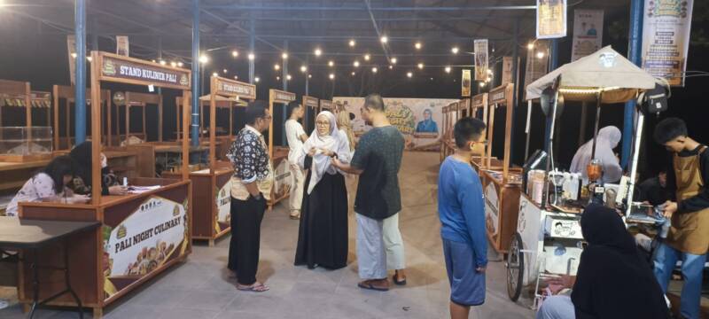 Kepala Dinas Koperasi dan UKM Kabupaten PALI, Rohman, S.Pd., M.Pd., saat meninjau secara langsung persiapan akhir di lokasi acara eks Sanggar Pramuka Pertamina Pendopo, Talang Ubi, Sabtu (18/7/2026). Kepada tintamerah.co, ia memastikan progres persiapan telah mencapai 90 persen dan siap memulai rangkaian acara 
