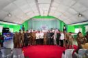 Wakil Ketua II DPRD PALI, Firdaus Hasbullah (tengah, kemeja putih) saat berfoto bersama usai acara reses di Gedung Pesos Pertamina Pendopo, Senin (3/8/2026). FH mencatat aspirasi mendesak warga Talang Ubi, mulai dari krisis air bersih hingga infrastruktur dan mendesak kehadiran OPD dalam setiap reses. (Foto: Dok/ Istimewah)