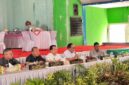Wakil Ketua II DPRD PALI, Firdaus Hasbullah, S.H., M.H., bersama unsur pimpinan dan anggota DPRD saat memimpin jalannya reses di Gedung Pesos Pertamina Pendopo, Talang Ubi. Dalam forum tersebut, Firdaus menegaskan pentingnya solusi strategis pembangunan jalan lingkar serta sinergi anggaran pusat dan konsorsium migas demi kemajuan infrastruktur daerah. (Foto: Dok/ Istimewah)