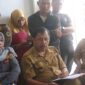 Kepala Dinas Tenaga Kerja dan Transmigrasi PALI, Endang Silparensi, memberikan teguran keras dan tajam kepada manajemen PT Aburahmi saat Sidak Gabungan, Selasa (4/8/2026), lantaran perusahaan nekat melakukan uji coba mesin tanpa izin dan mengabaikan kewajiban lapor ketenagakerjaan. (Foto: Dok/Istimewah)
