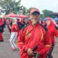 Dedikasi untuk Negeri: Ketua LLI PALI, Haris Mukaqin, memimpin langsung rangkaian kegiatan perayaan HUT RI ke-81 yang diikuti penuh antusias oleh para lansia di Lapangan Sanggar Pramuka Gelora November, Pendopo, Minggu (9/8/2026). (Foto: Dok/tintamerah.co)