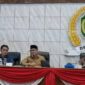 Anggota DPRD PALI Fraksi Golkar, Darmadi Suhaimi (tengah, berkopiah), saat memberikan keterangan dalam RDP Senin (10/8/2026), menegaskan bahwa PT Aburahmi adalah korban mafia perizinan dan berjanji akan mengungkap oknum yang terlibat. (Foto: Dok/Istimewah)