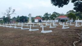 Tampak kondisi Taman Makam Pahlawan (TMP) Pendopo, Talang Ubi, yang telah bersih dan rapi dengan pagar serta makam yang selesai dicat, siap menyambut pelaksanaan Apel Kehormatan dan Renungan Suci dalam rangka HUT Kemerdekaan RI ke-81, Minggu (16/8/2026), (Foto: Dok/tintamerah.co)