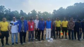 Sekretaris DPD PAN PALI, Sigit Kamseno, bersama jajaran pengurus, anggota DPRD, dan tokoh masyarakat saat membuka turnamen sepakbola akbar di Desa Tempirai, Minggu (16/8/2026). (Foto: Dok/PAN PALI)  