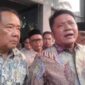 Gubernur Sumsel, H. Herman Deru (kanan), didampingi Wakil Gubernur, H. Cik Ujang (kiri), memberikan keterangan pers usai Pengukuhan Pengurus FEK Sumsel di Hotel Swarna Dwipa Palembang, Jumat (4/9/2026). Menanggapi desakan warga PALI, Gubernur menegaskan bahwa Pergub No. 40 Tahun 2017 akan dicabut karena sudah tidak relevan. 