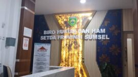 Suasana Kantor Biro Hukum dan HAM Setda Pemprov Sumsel. Pihak Setda Pemprov Sumsel akhirnya mengakui bahwa Pergub Nomor 40 Tahun 2017 sudah tidak relevan dan bertentangan dengan undang-undang. Keputusan pencabutan total kini tinggal menunggu turunnya disposisi resmi dari Gubernur Sumsel menyusul desakan masif dari Pemkab dan DPRD PALI. (Foto: Dok/tintamerah.co)