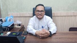 Kassubag Pembinaan Hukum Setda Pemprov Sumsel, K. Zulfan, saat memberikan keterangan resmi terkait skema baru ganti rugi seismik dan rencana pencabutan Pergub No. 40 Tahun 2017 yang akan melibatkan KJPP demi menjamin keadilan bagi warga terdampak eksplorasi migas. (Foto: Dok/tintamerah.co)