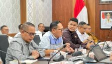 Delegasi dari Pemerintah Kabupaten dan DPRD PALI saat melakukan audiensi dengan Biro Hukum Setda Pemprov Sumsel untuk membahas polemik Pergub No. 40 Tahun 2017, Rabu (12/8/2026). Pertemuan ini menjadi momentum kunci dalam perjuangan Pemkab dan DPRD PALI mendesak pencabutan aturan ganti rugi lahan seismik yang dinilai cacat hukum dan merugikan rakyat. (Foto: Dok/tintamerah.co)
